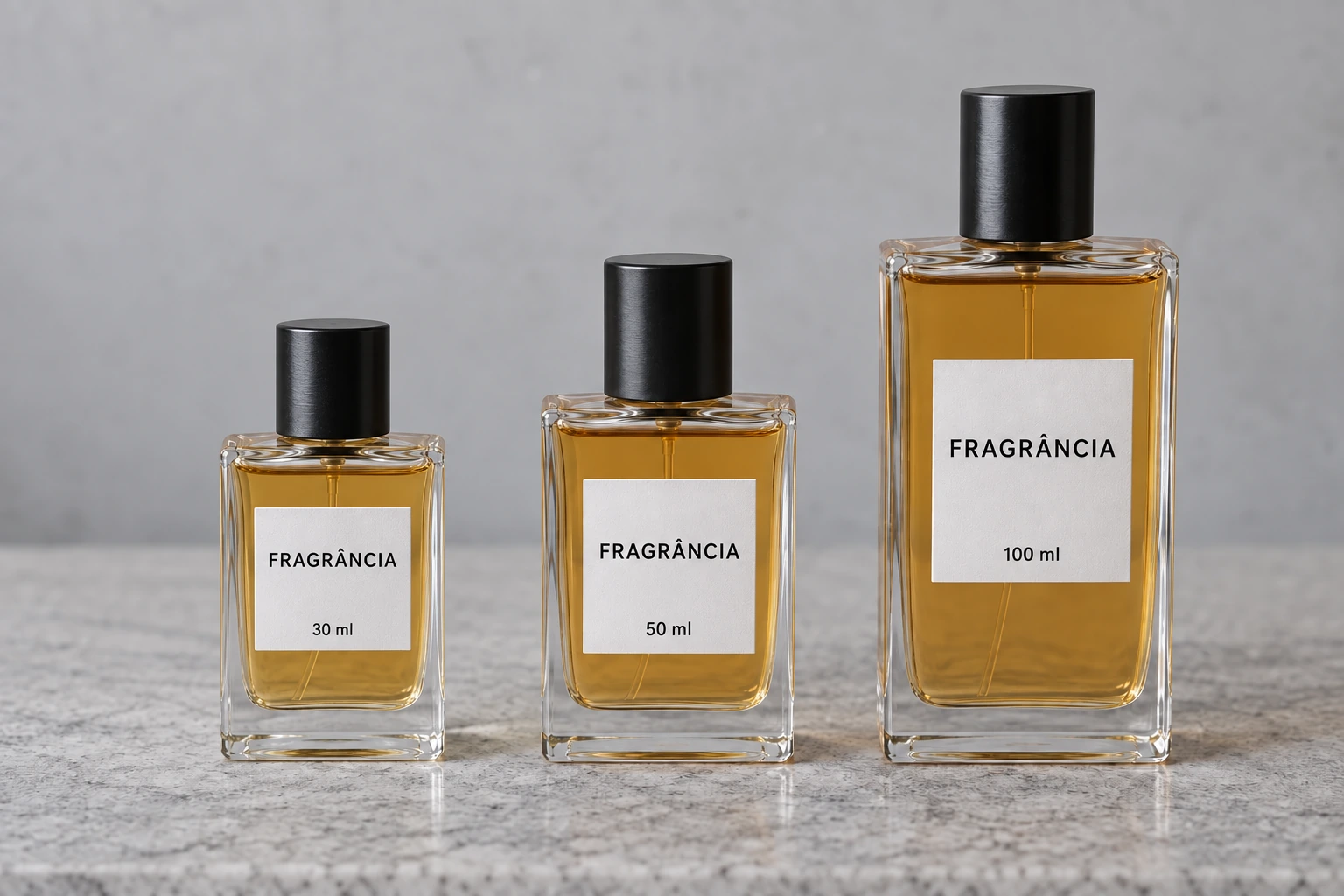 Frascos ilustrativos identificados como Fragrância, nos volumes de 30 ml, 50 ml e 100 ml